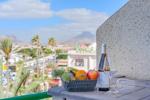 Day, Natural landscape, View (from property/room), Balcony/Terrace, Dining area