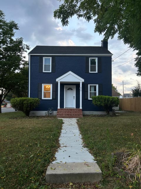 Single home, 4 beds, 2 baths Apartment in Silver Spring