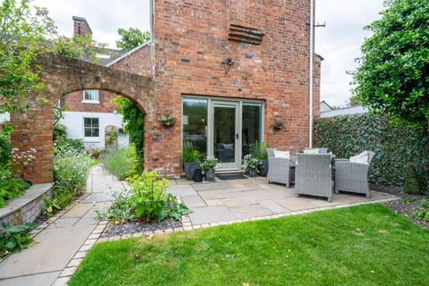 Patio, Balcony/Terrace