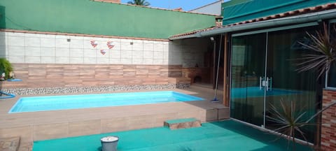 Casa com piscina e churrasqueira House in Saquarema