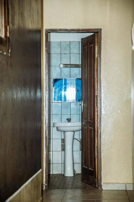 Spacious 2BR Roadside Apartment Apartment in Yaoundé