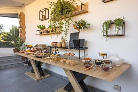 Food and drinks, Breakfast, Continental breakfast, Buffet breakfast