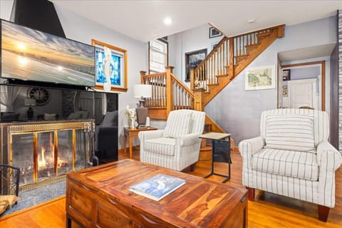 6 BR Ventnor Estate Steps Away from the Beach Casa in Ventnor City