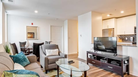 Modern Apt Close to Downtown - ALH-12242 Apartamento in Waltham