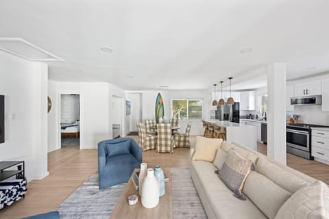 New Listing Culver City Modern Retreat 4 bed with Spa House in Culver City