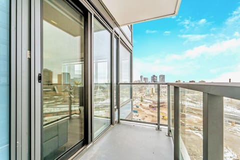 View (from property/room), Balcony/Terrace, City view