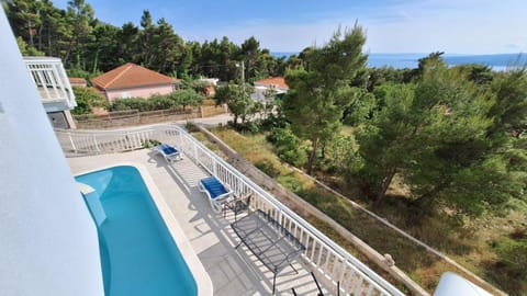 Swimming pool, Location, children, Family