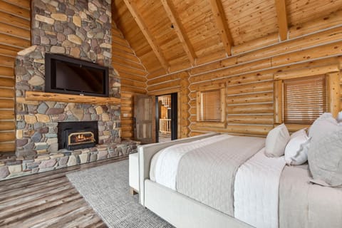 Heavenly Mountain Chalet House in Whitefish