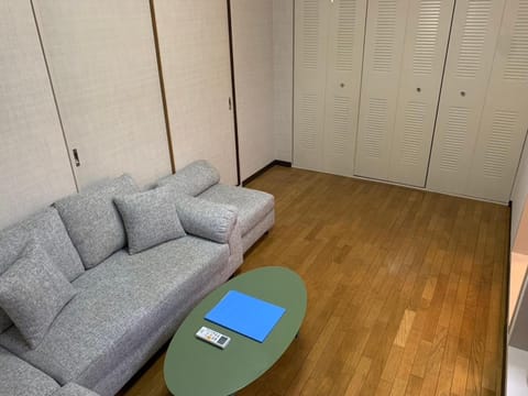 イーストトレジャー201 Apartment in Osaka