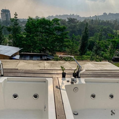 Day, Natural landscape, Hot Tub, View (from property/room), Balcony/Terrace