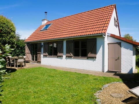 Property building, Spring, Day, Garden, Garden view