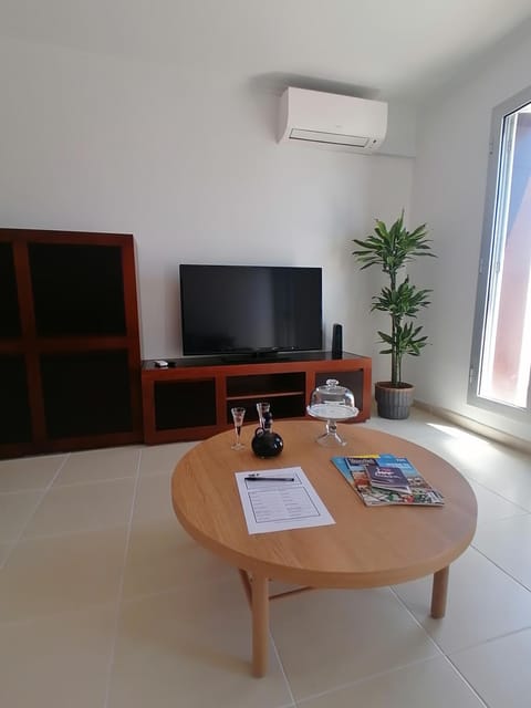 TV and multimedia, Living room, air conditioner