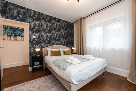 Stylish & Elegant 2-BR Flat In Greenwich London Apartment in London Borough of Lewisham