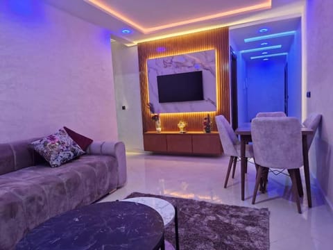 Communal lounge/ TV room, TV and multimedia, Living room, Seating area, Dining area, Evening entertainment