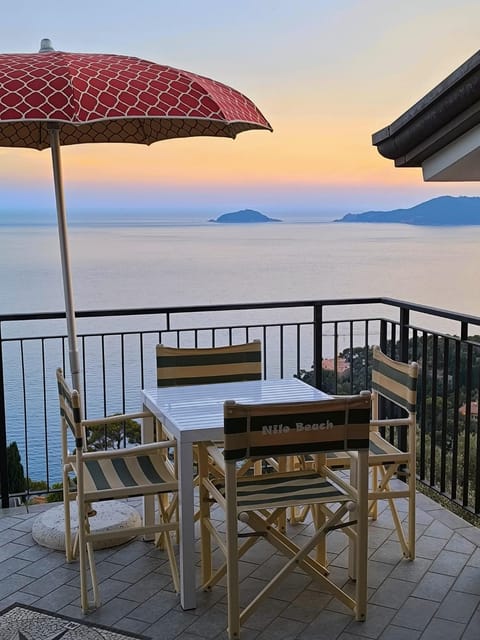 Natural landscape, Balcony/Terrace, Sea view