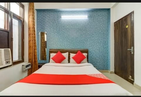 Paradise Residency Hotel in Gurugram