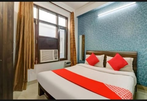 Paradise Residency Hotel in Gurugram