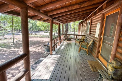 Charming Log Cabin in Tall Pines with Fire Pit Near Trails & Lake House in Pinetop-Lakeside