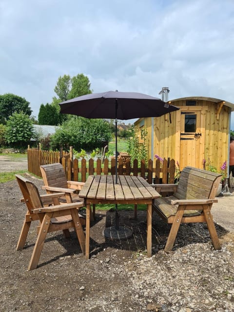 Garden, Dining area