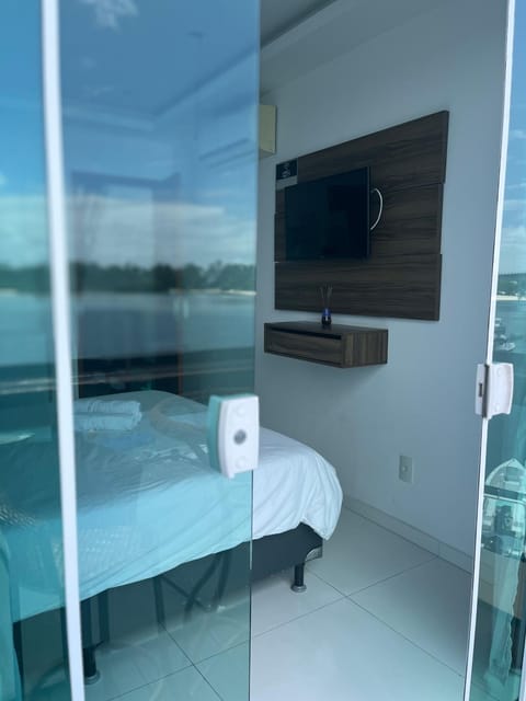 Communal lounge/ TV room, Bed, TV and multimedia, Photo of the whole room, Bedroom