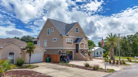 Pompano 21709 House in Sunnyside