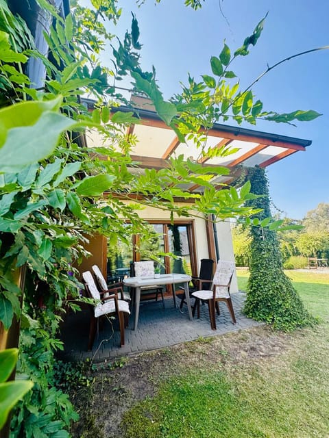 Property building, Day, Garden, Garden view