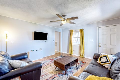 Slow M'ocean Apartment in Carolina Beach