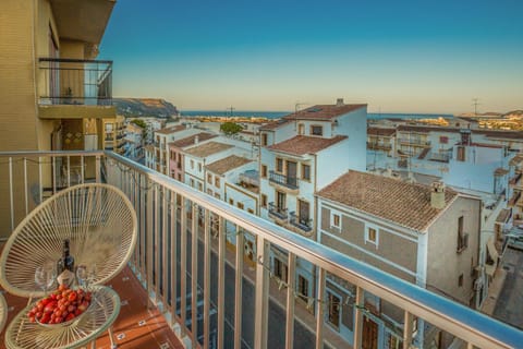 Day, View (from property/room), Balcony/Terrace, City view, Sea view