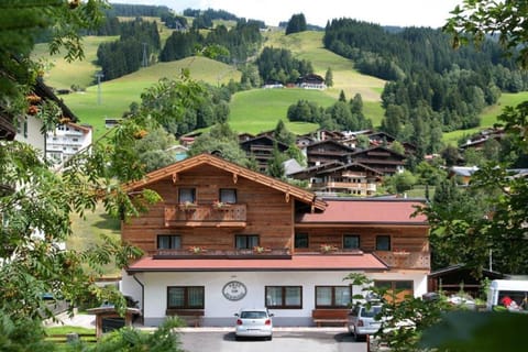 Property building, Natural landscape, Parking