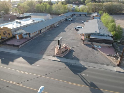 Property building, Bird's eye view, Street view, Location, Parking