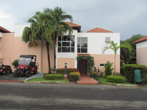 Property building, Garden, Garden view, Parking