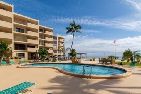 Darling condo with panoramic views of the Atlantic Ocean condo Appartement in Upper Matecumbe Key