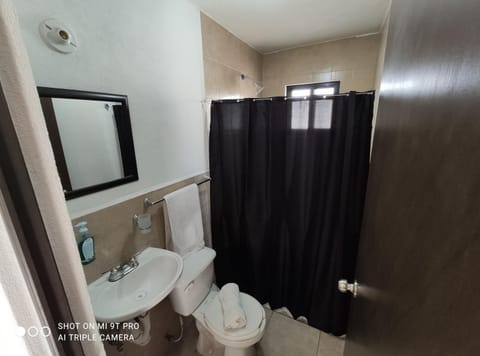 Montejo 2 House in Santiago de Queretaro