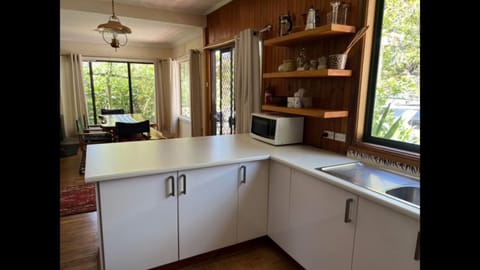 Peaceful Huskisson Retreat - Pet Friendly House in Huskisson