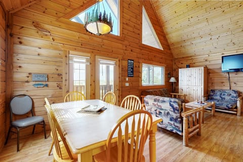 Three Bears Overlook House in Warrens