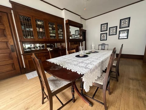 Food and drinks, Dining area