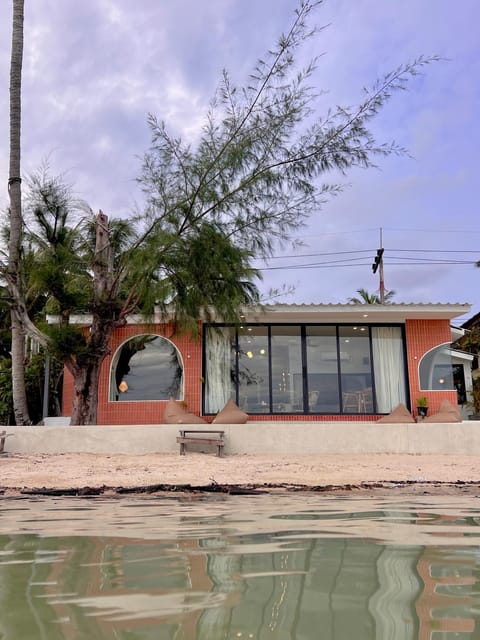 Bright & spacious villa in Hin Kong beach Villa in Ko Pha-ngan Sub-district