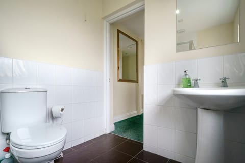 2 Bedroom Central House House in Belfast