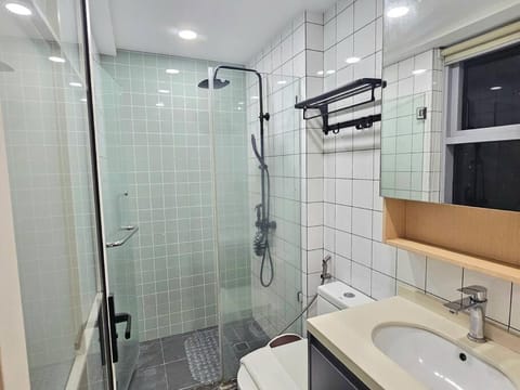 Shower, Toilet, Bathroom