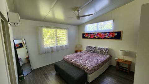 Photo of the whole room, Bedroom, air conditioner