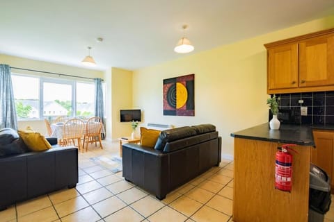 55 - Spacious Three Bed With Parking Apartment in Galway