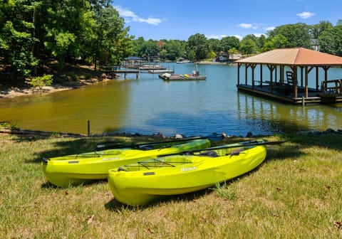 Waddell Waters w/Optional Boat Rental House in Lake Norman