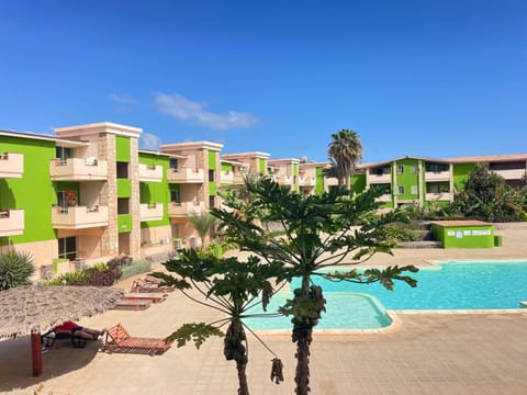 Day, Pool view, Swimming pool, sunbed