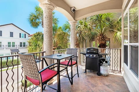 Summer Blast Pet friendly Golf cart INCLUDED House in Destin