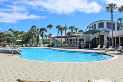 Beach Blast Golf cart INCLUDED Pet friendly House in Destin