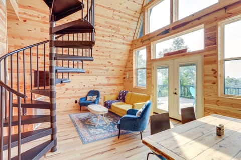 A-Frame Hardy Cabin with Spring River Views! Casa in Cherokee Village