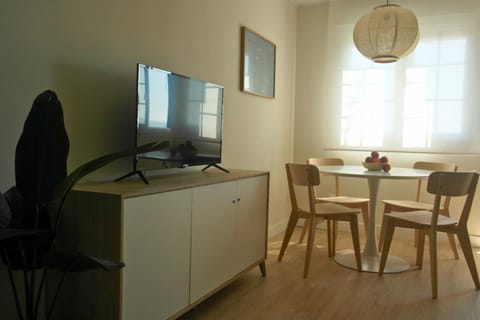 TV and multimedia, Dining area