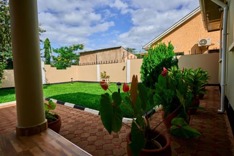 Property building, Patio, Day, Garden, Garden view