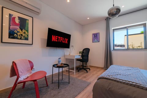 7Min to Uni Sé-Velha - AC - Work Desk - 300MBs WiFi Bed and Breakfast in Coimbra