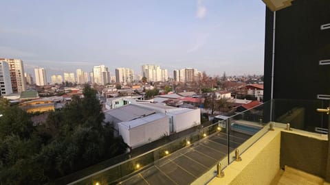 Balcony/Terrace, City view